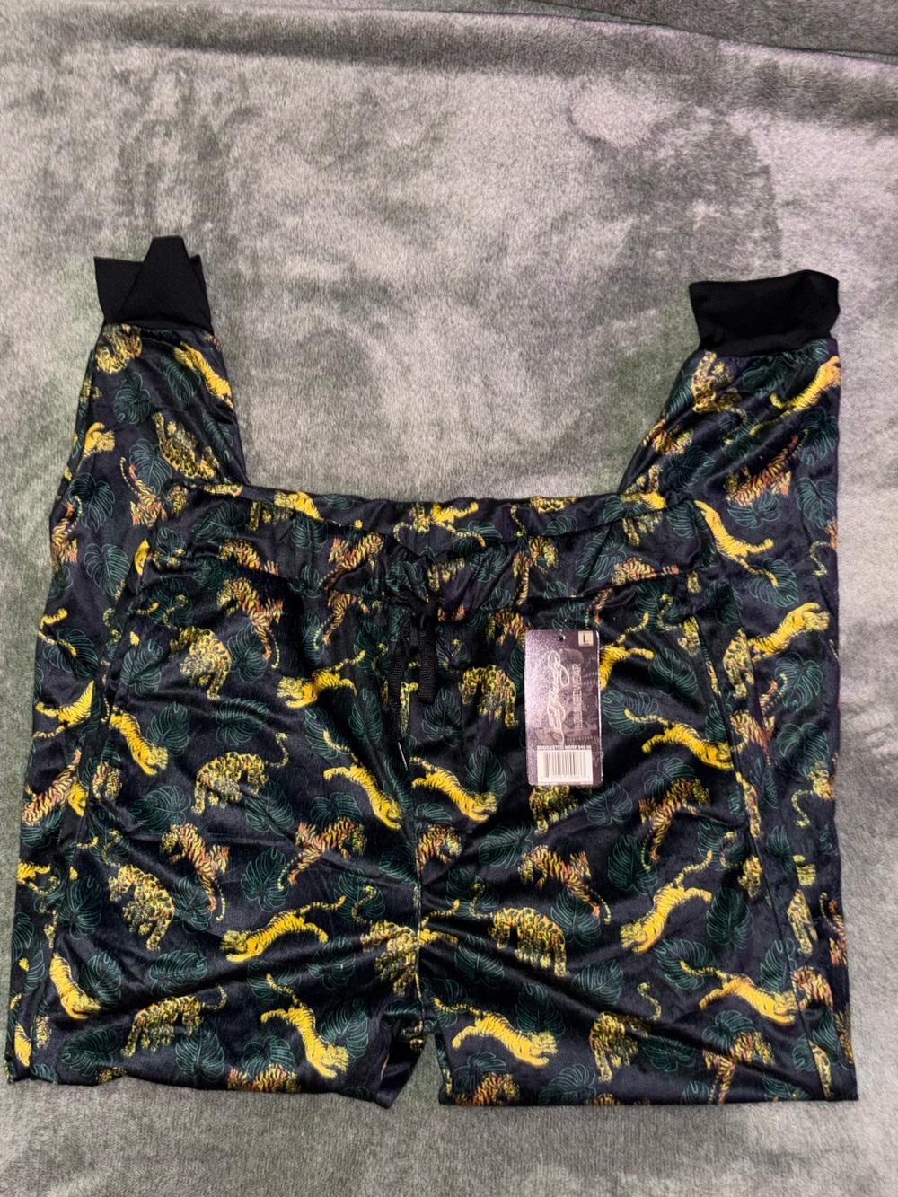 Men’s Ed Hardy pjs size Large